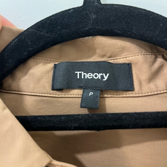 Theory Cropped Button Down Shirt in Bay Leaf - Picture 6 of 6